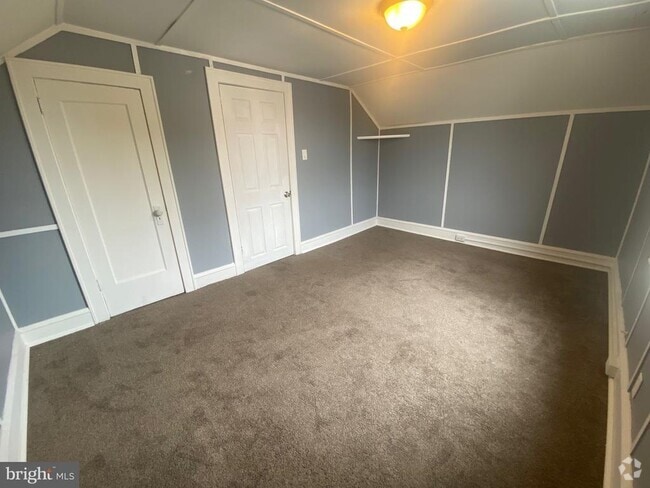 Building Photo - 125 Lawrence St Unit 2 Rental