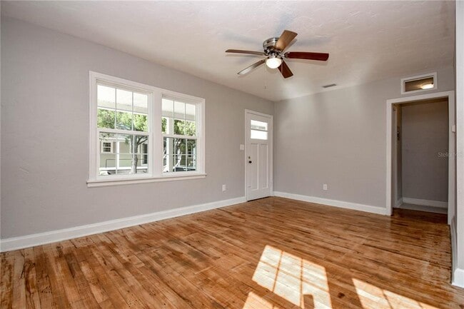 Photo - 1028 NE 3rd Ave
