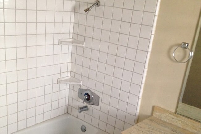 Photo - Bonnie's Garden Apartments