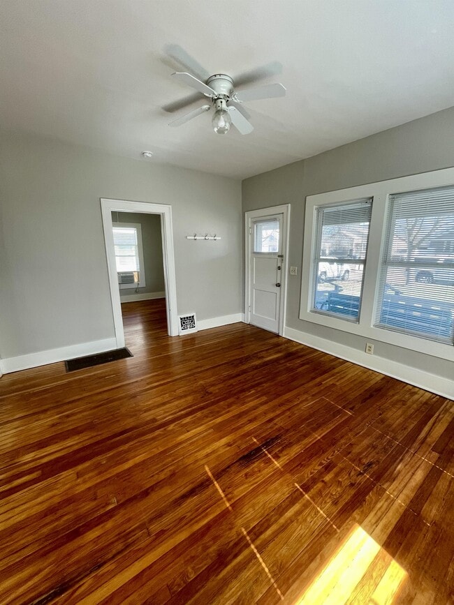 Photo - 313 N Walnut St