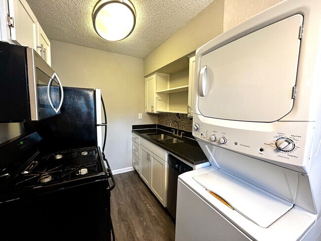 Photo - 2401 Manor Rd Unit 109