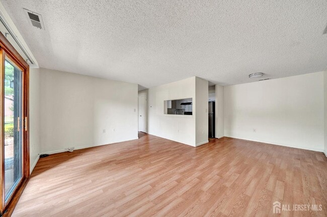 Photo - 601 Ravens Crest Dr