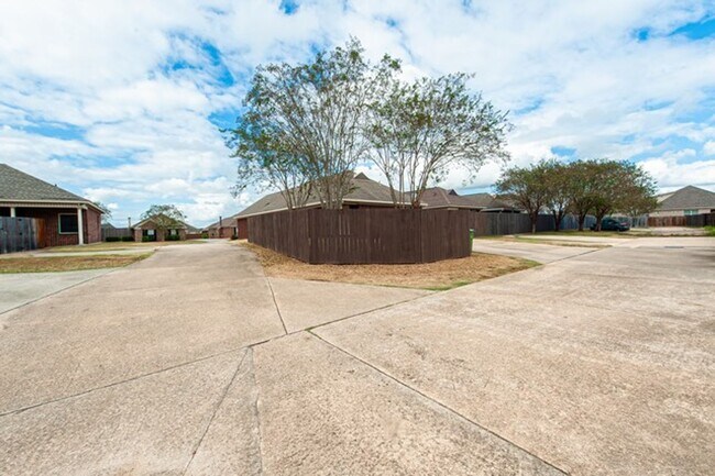 Photo - 8740 Lindsey Ln