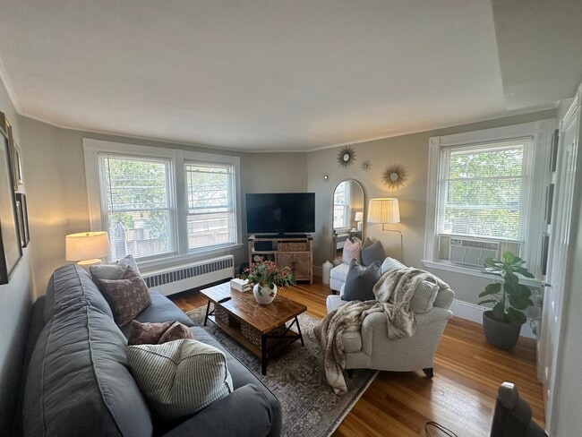 Building Photo - 25 Elm St Unit 2R Rental