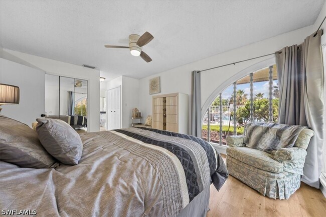 925 Palm View Dr Unit 111