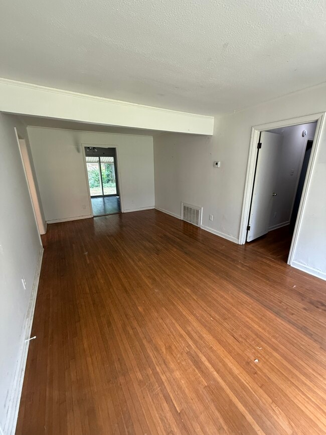 Photo - 5037 Kaye Rd