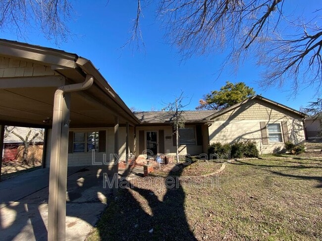 Building Photo - 6017 NW 56th St