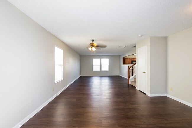 841 Chastain Ave