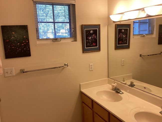 Photo - 2591 Ravenscroft Way