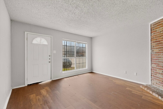 Building Photo - 9467 Olde Towne Row