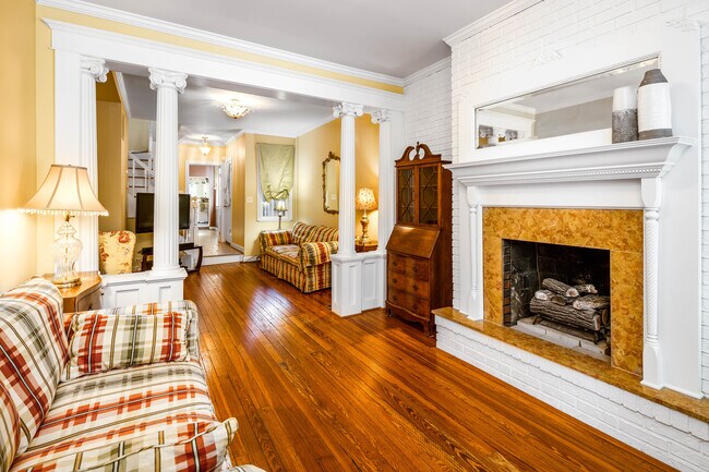 Photo - 903 S Potomac St