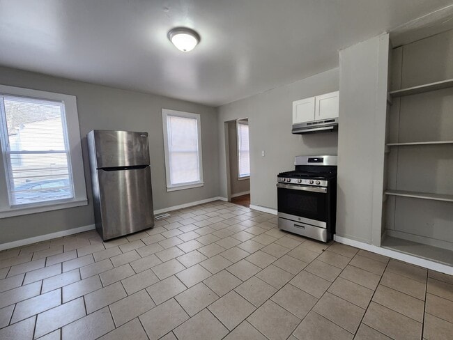 Photo - 317 Bassett St