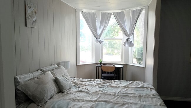 Photo - 939 Duke St Unité Sideview