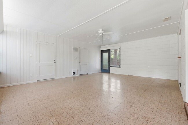 Photo - 1038 NE 21 Ave