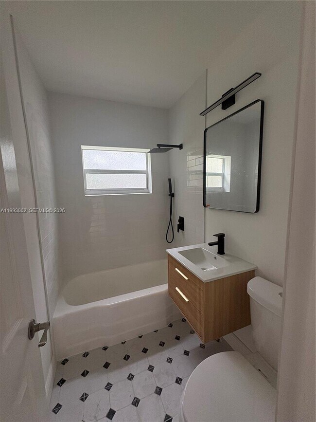 Photo - 1348 NE 182nd St