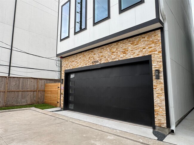 Photo - 5705 Dolores St