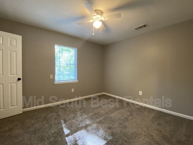 Photo - 909 Calvin Rd