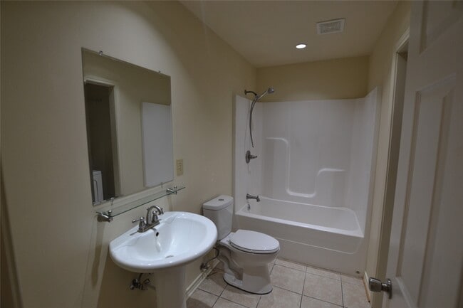 Photo - 253 Old Groveton Rd