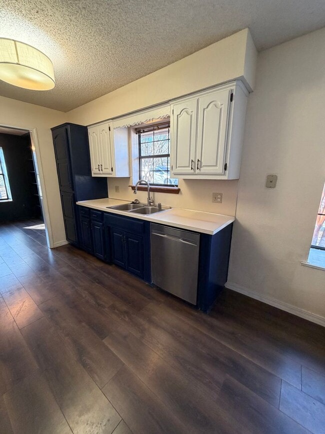 Photo - 220 Norwood Dr