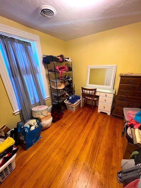 632 E 7th St Unit 2