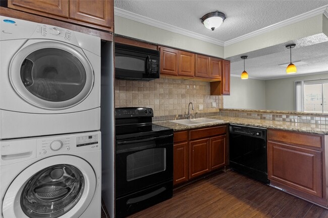 Photo - 1901 S Voss Rd Unidad 9