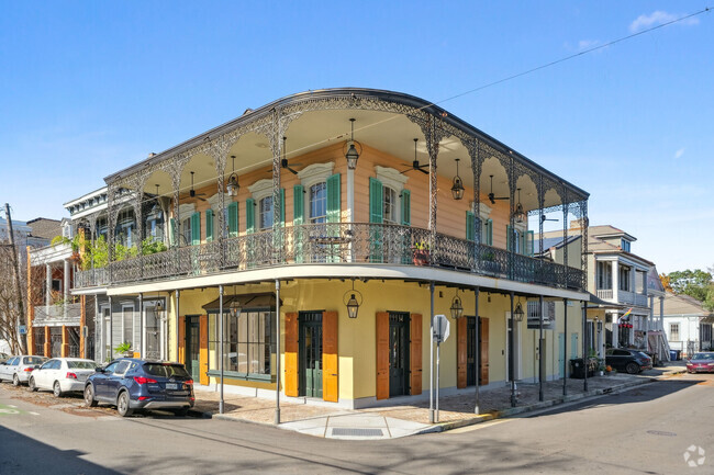 Building Photo - 704 Marigny St Rental