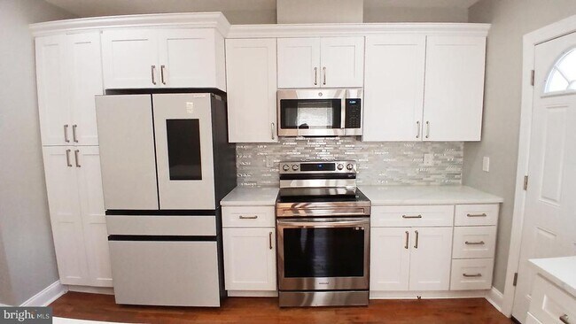 Photo - 1643 N 56th St