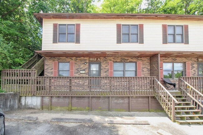 Building Photo - 1812 Sunrise Dr Unit A