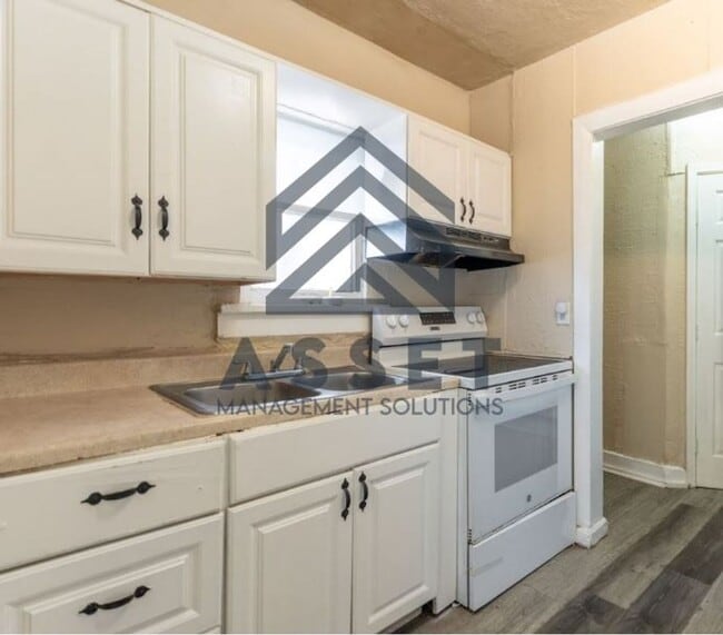 Photo - 4 Bedroom House Available now in OKC