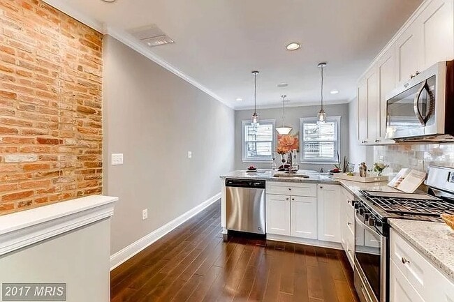 Photo - 616 Hyson St