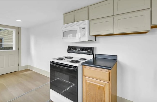 Photo - 413 E Lincoln St