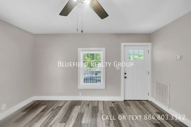 Photo - 212 E Bearden St