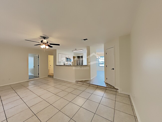 Photo - 1694 Ashwood Cir