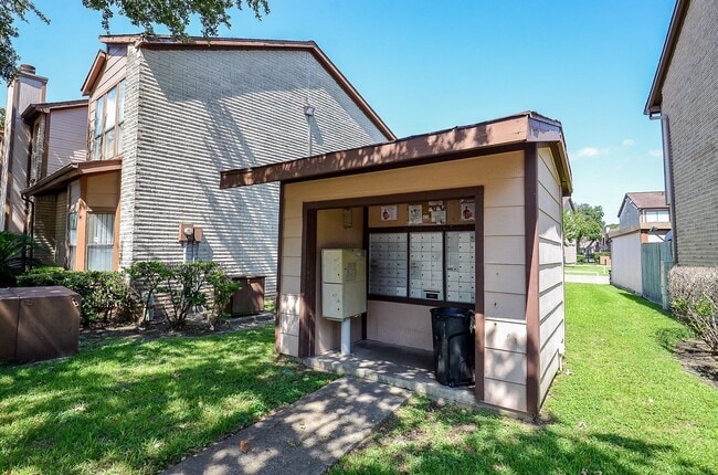Photo - 12300 Brookglade Cir