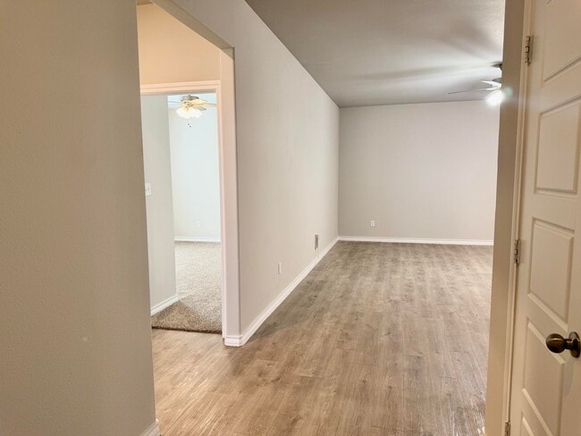 Photo - 723 E 17th St