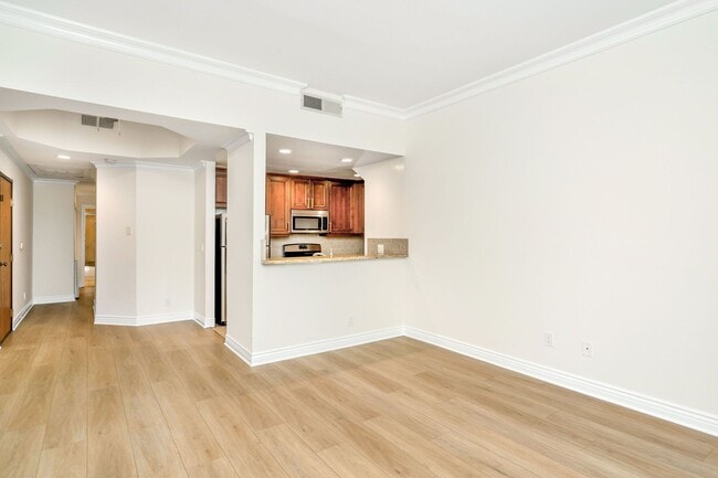 Spacious living room