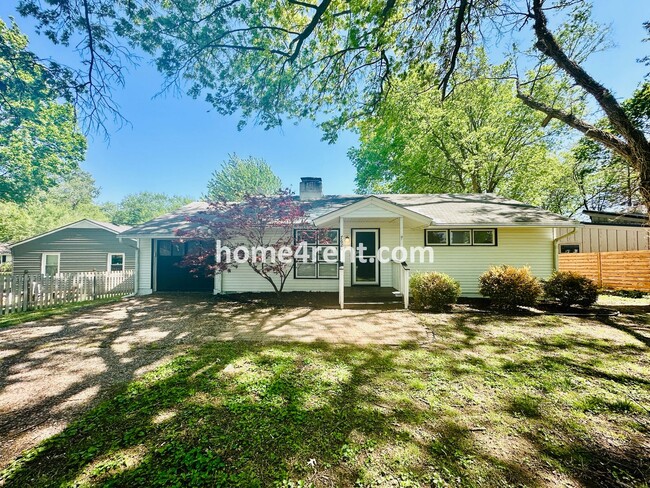 Building Photo - Charming Ranch Style, Prairie Village Home w/ a Fenced Yard, Updated Baths, and All Appliances In...