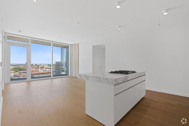 Building Photo - 313 W 17th St Unit 1501 Rental