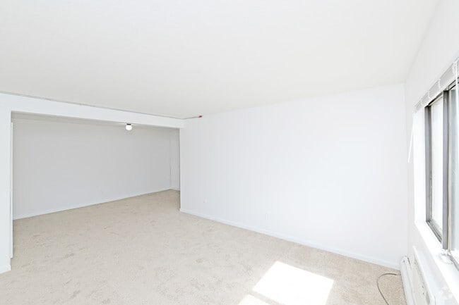 2 BR, 1 BA