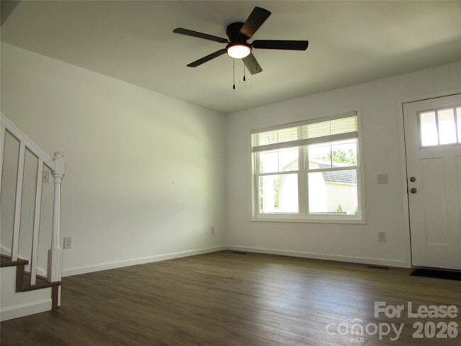 Photo - 111 Dorchester Ln