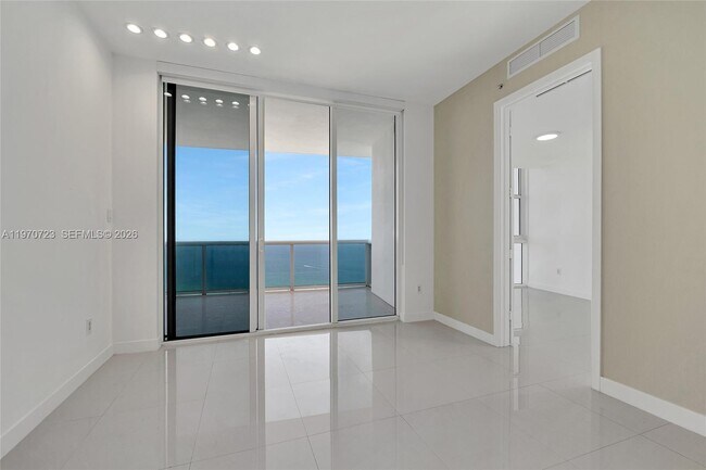 Photo - 18201 Collins Ave Unit 4808