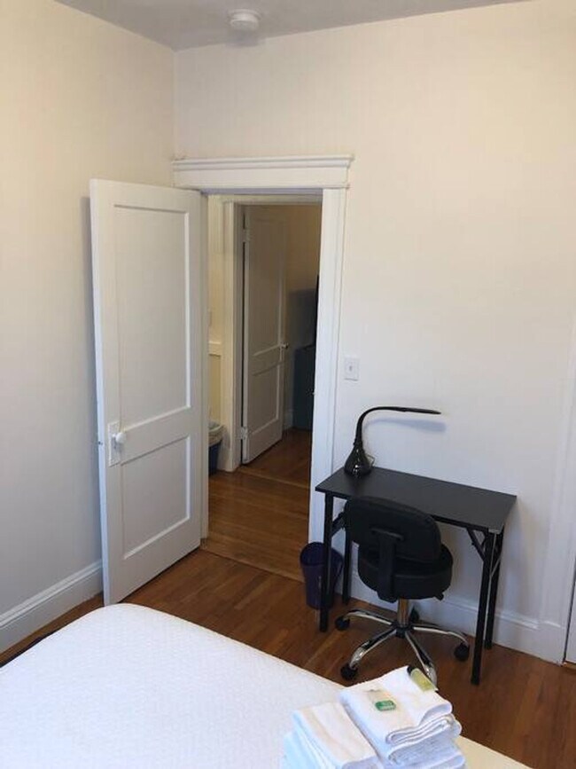 Photo - 109 Strathmore Rd Unit ID1355164P