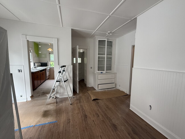 Building Photo - 267 N Main St Rental