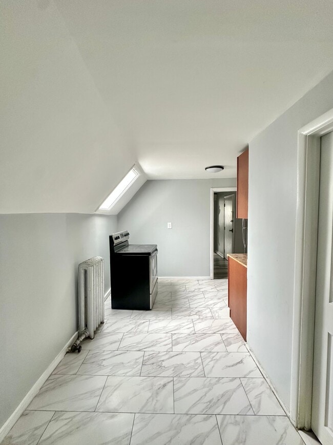 Photo - 1048 Grove St Unit 3