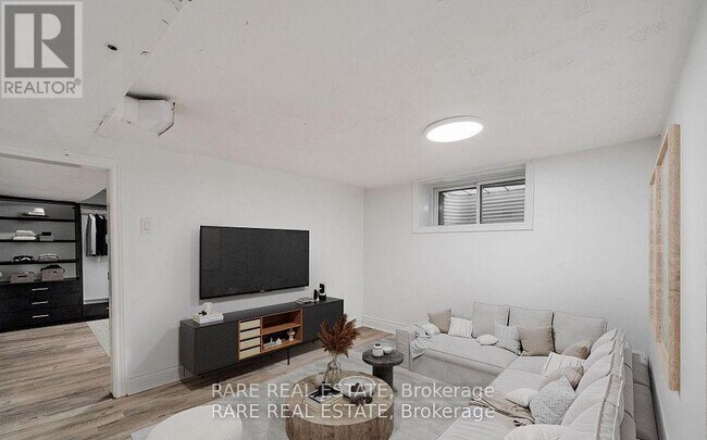 Photo - 538 Roxton Rd