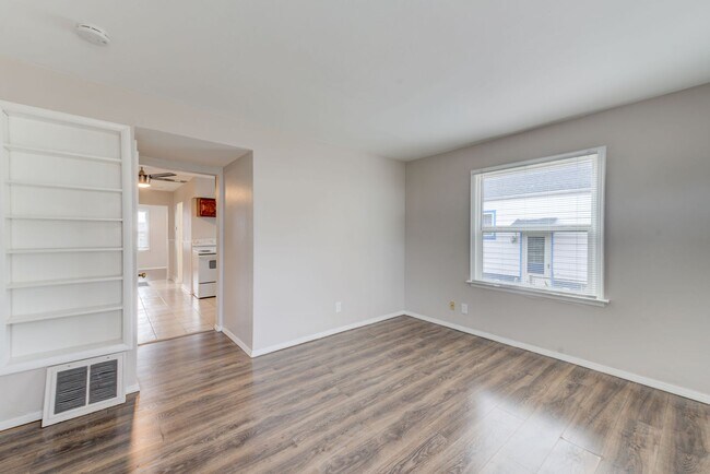 Photo - (350) 10530-32 Saint Michael Unit 10532