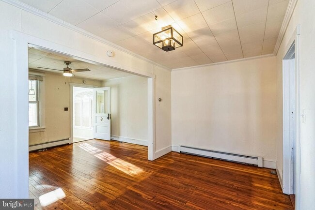 Building Photo - 1116 Maple St