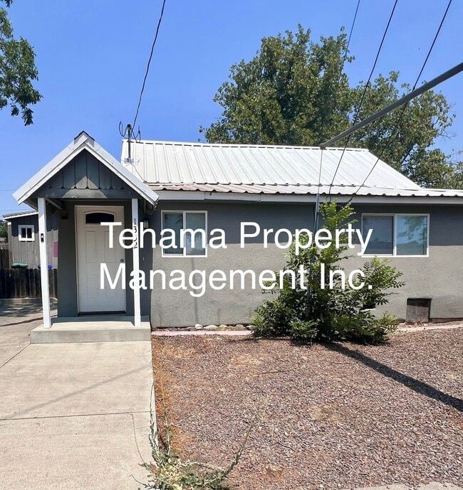 Charming little home in Red Bluff - Charming little home in Red Bluff