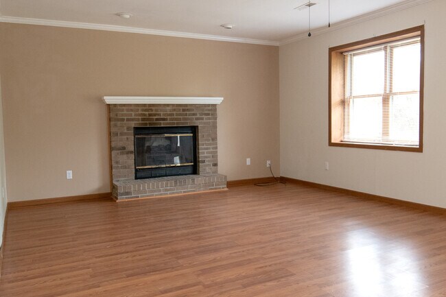 Photo - 100 Pierre Plz Unit 100