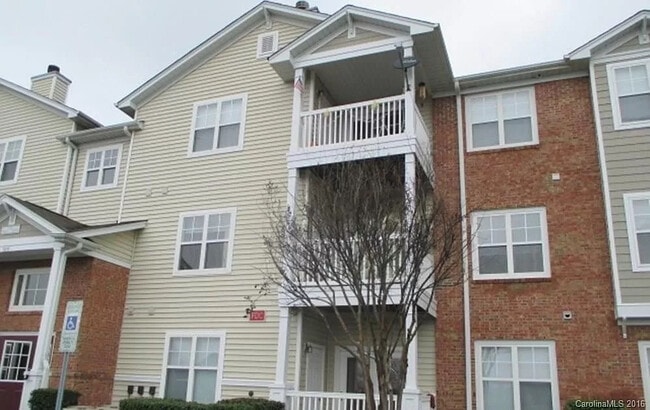 Room in Condo on Hyde Glen Ct